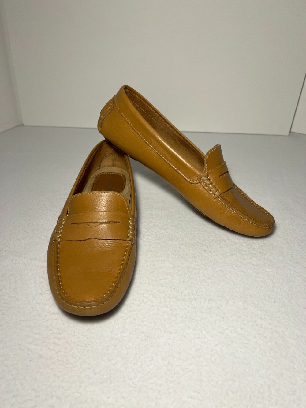 Eastland Women's 10W Patricia Penny Tan Brown Loafer Driving Moccasin Preppy